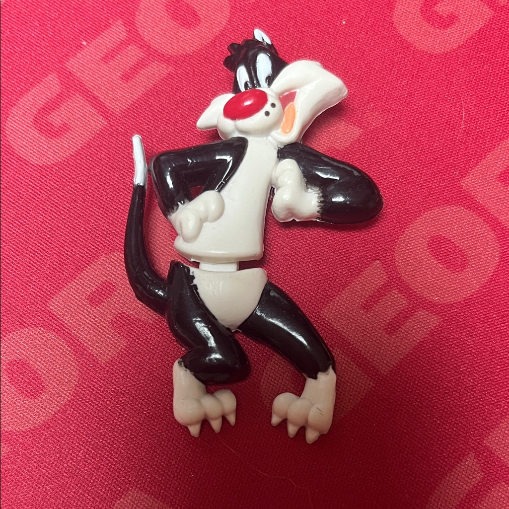 Vintage Lapel Pin Sylvester Moveable Excellent Condition 7$